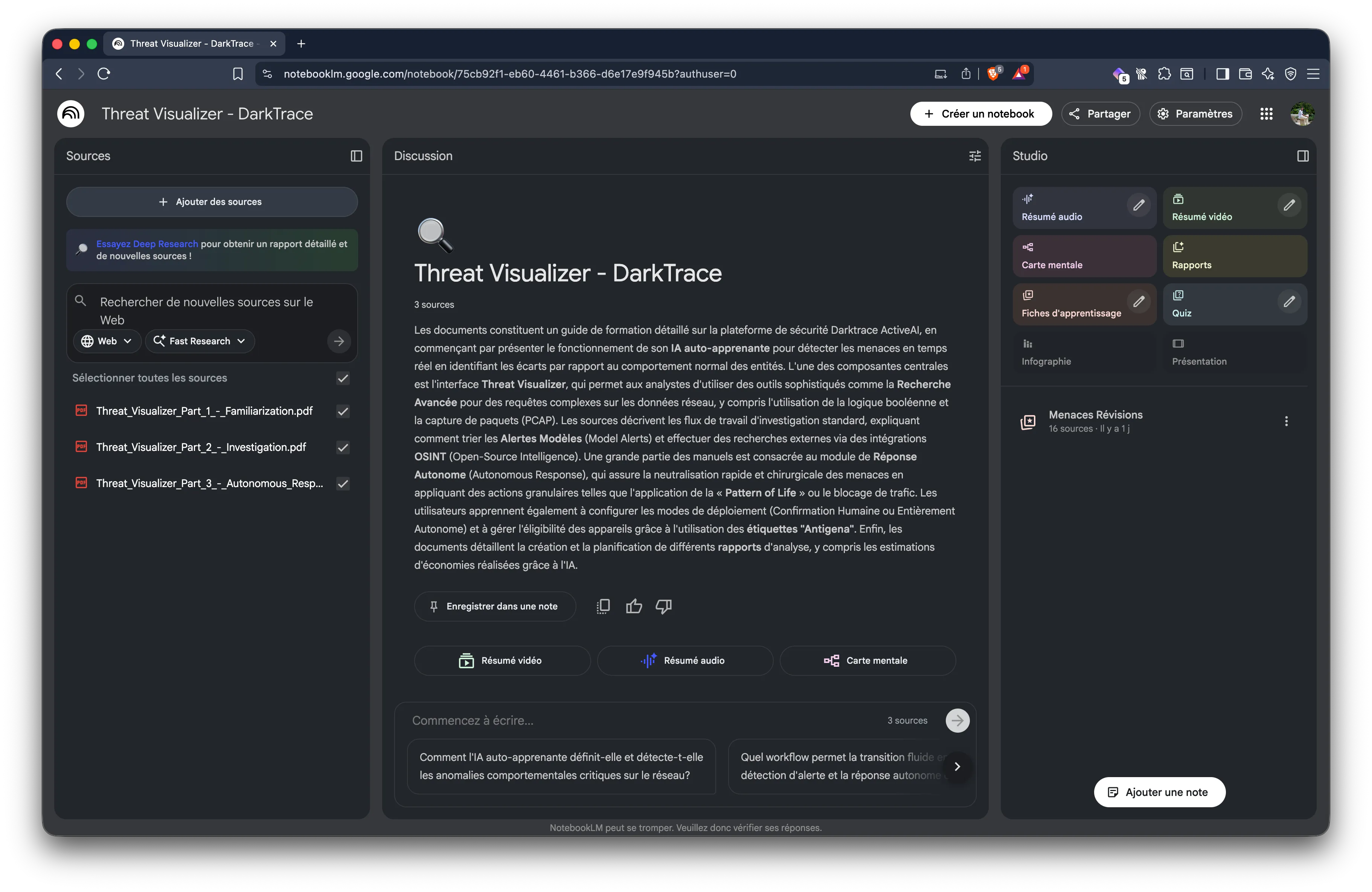Screenshot de l'interface centrale de chat IA dans NotebookLM